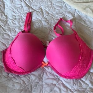 Hot pink Victoria’s Secret bra 36D